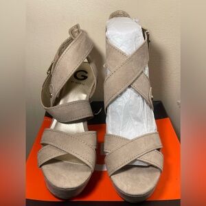 NWB G BY GUESS WEDGE SANDALS